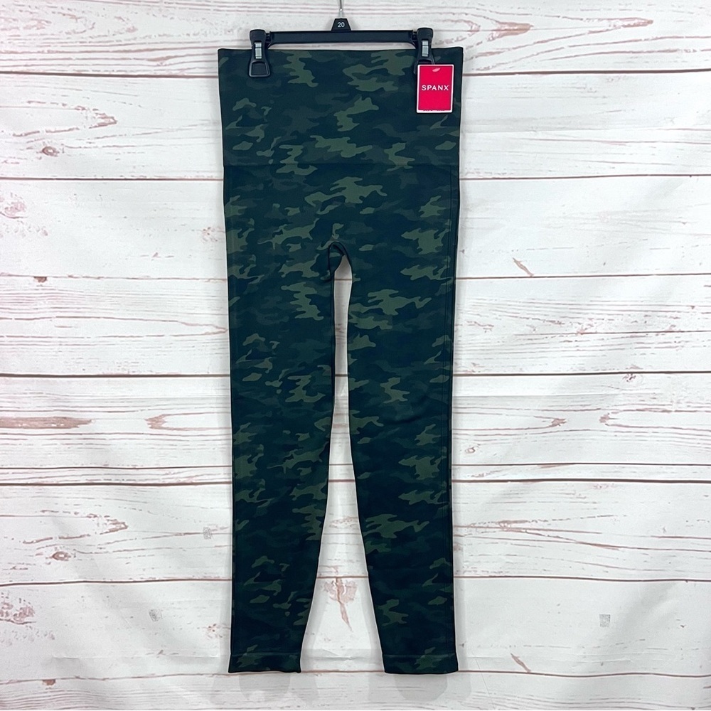 NWT Green Camo Camouflage Spanx Look At Me Now Leggings